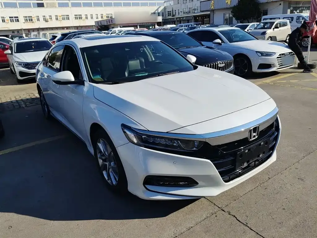 Honda Accord — фото 7