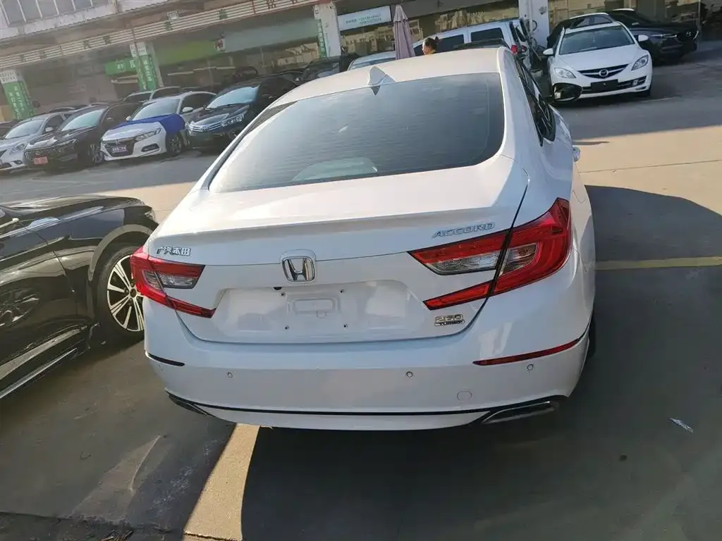 Honda Accord — фото 6