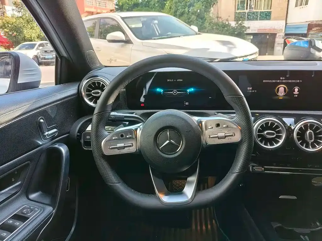 Mercedes-Benz A-Class — фото 10