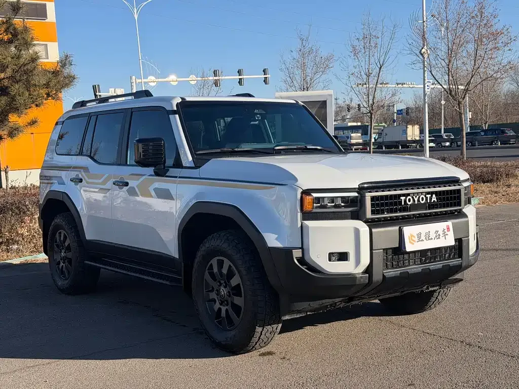 Toyota Prado — фото 10