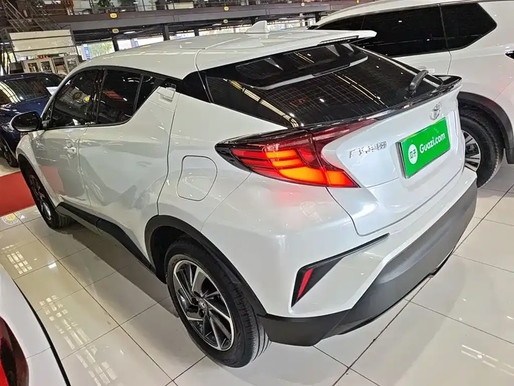 Toyota C-HR 2023 из CN, фото 4