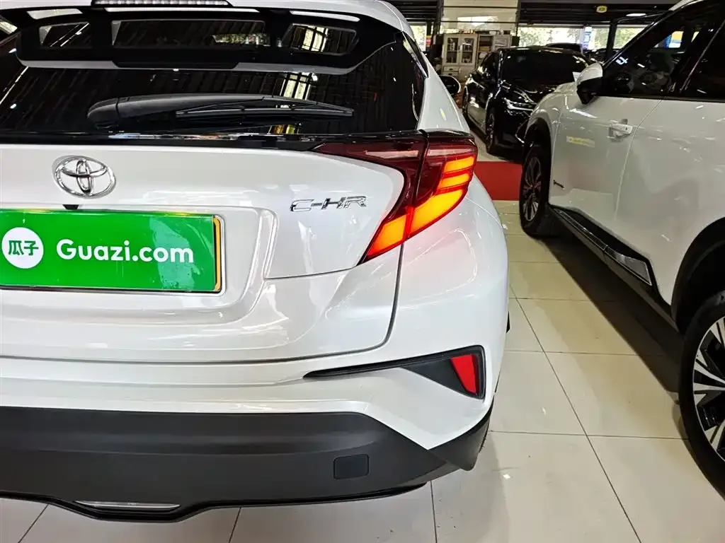 Toyota C-HR 2023 из CN, фото 2