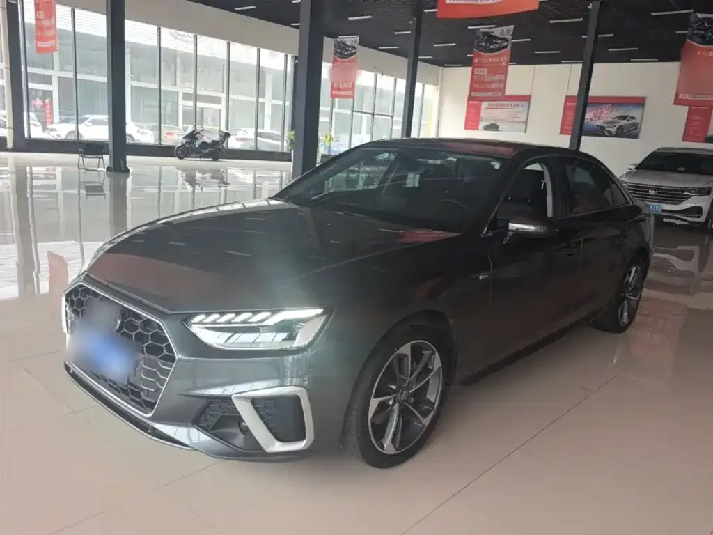 Audi A4L 2021 из CN, фото 1