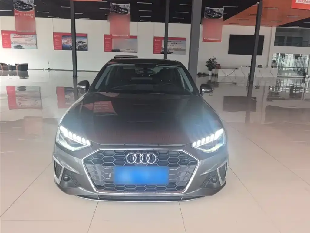 Audi A4L 2021 из CN, фото 7