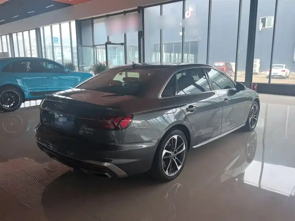 Audi A4L 2021 из CN, фото 5