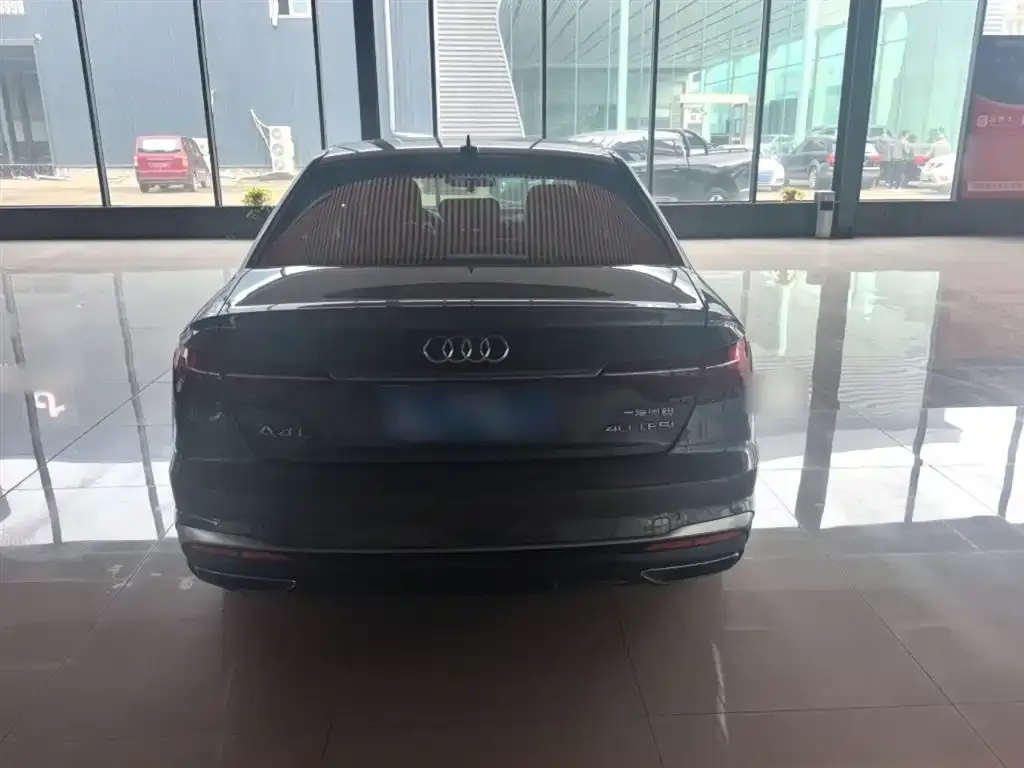 Audi A4L 2021 из CN, фото 9