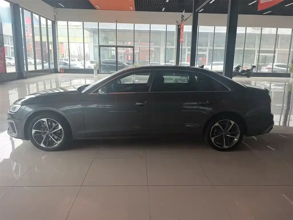 Audi A4L 2021 из CN, фото 8