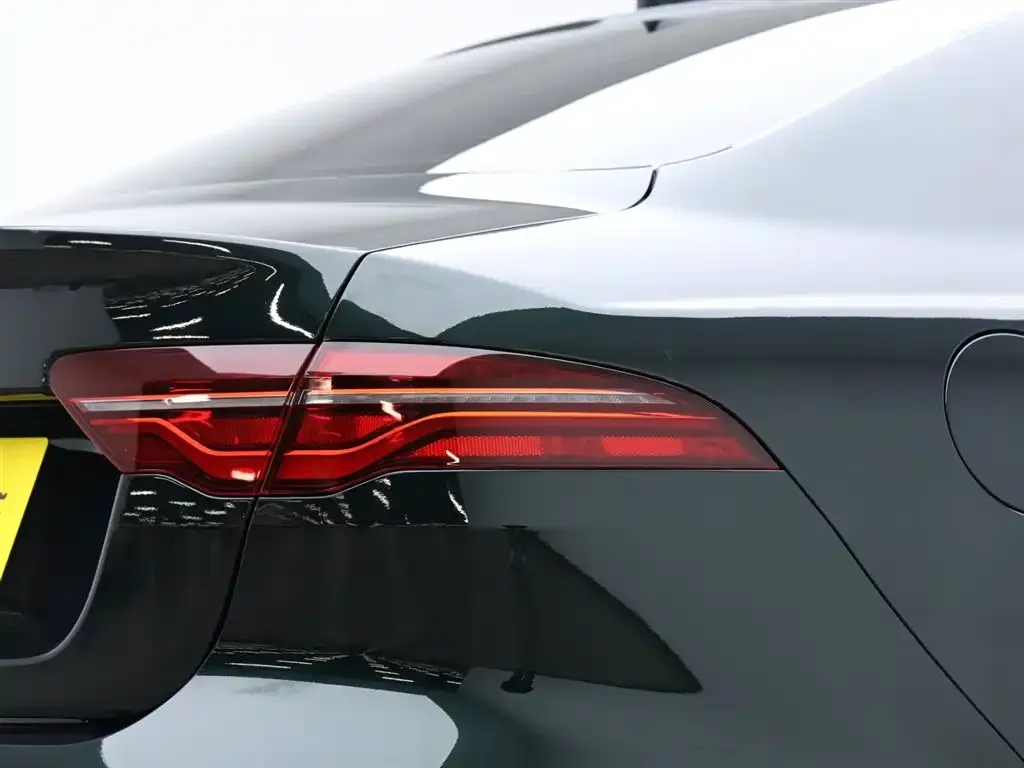 Jaguar XEL — фото 3