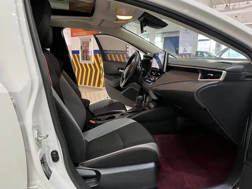 Toyota Corolla 2021 из CN, фото 10