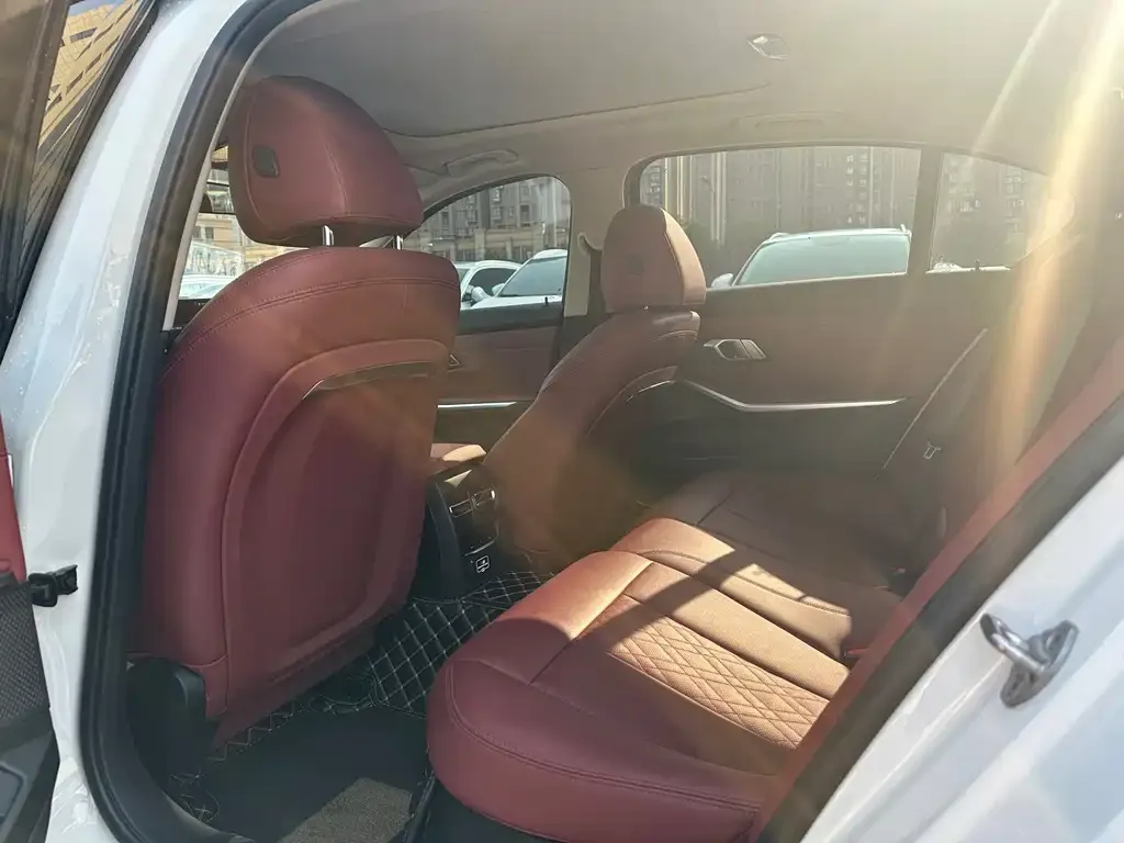 BMW 3 Series 2023 из CN, фото 4