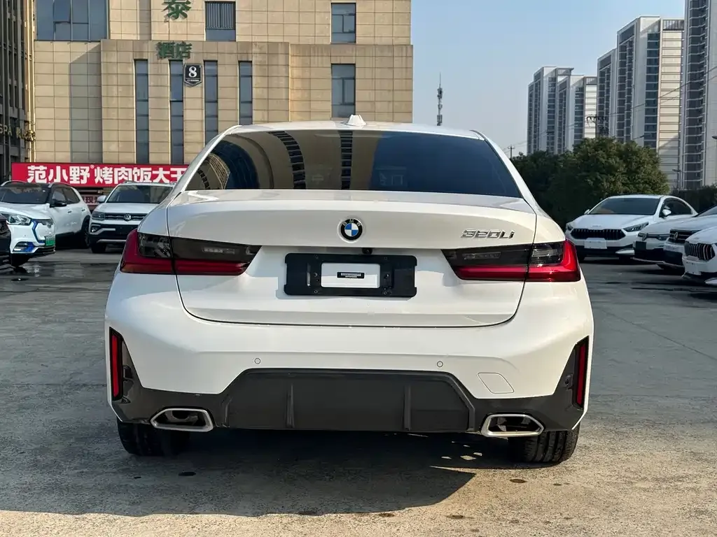 BMW 3 Series 2023 из CN, фото 10