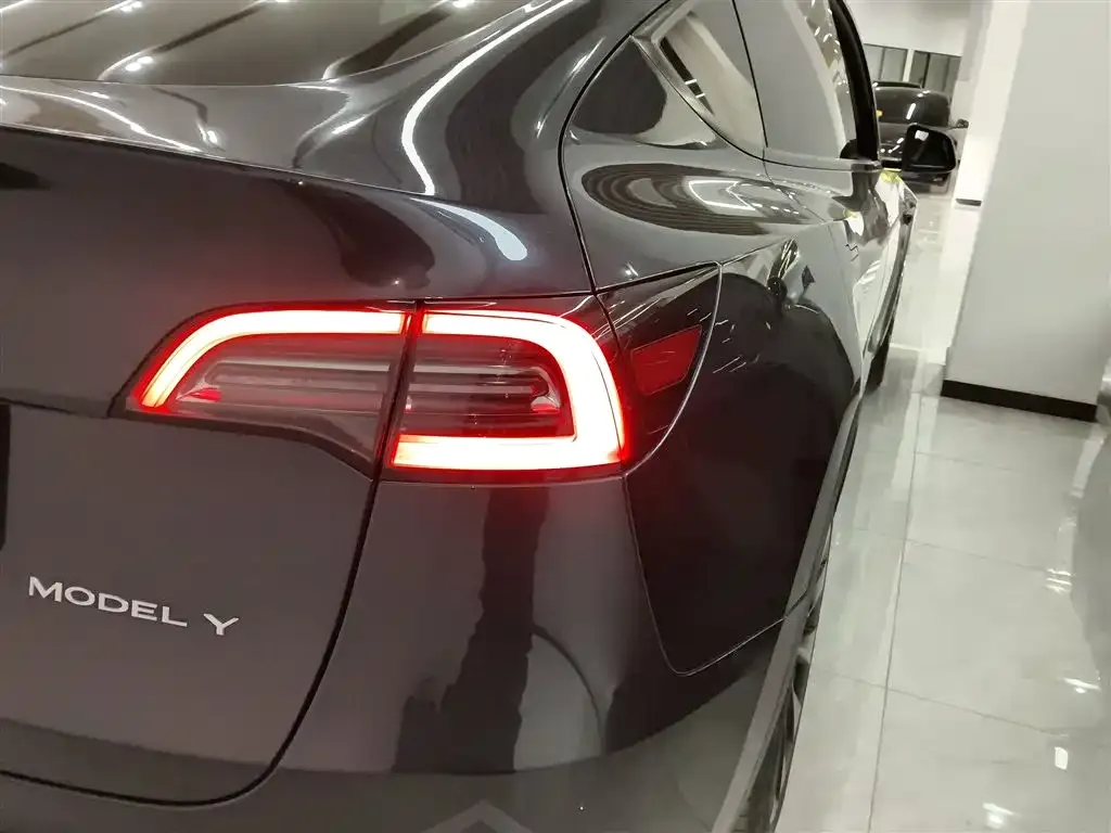 Tesla Model Y 2024 из CN, фото 3