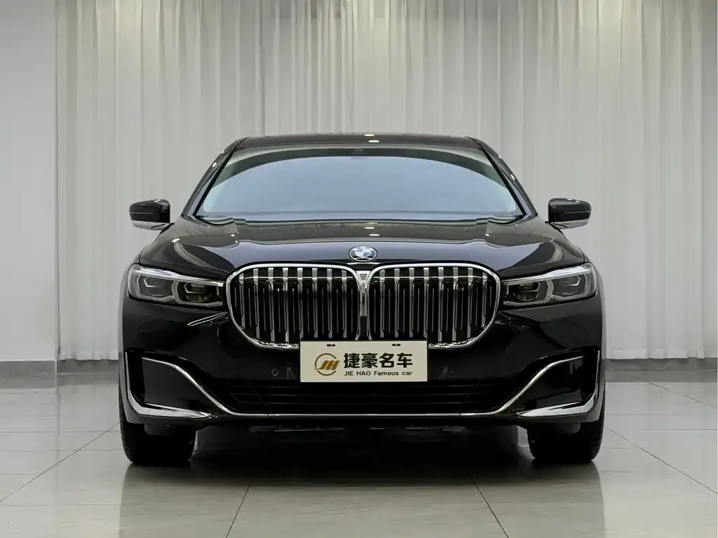 BMW 7 Series 2022 из CN, фото 2