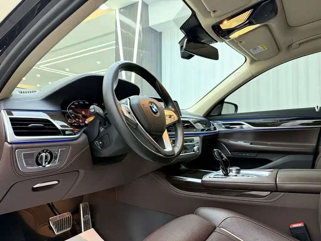 BMW 7 Series 2022 из CN, фото 4