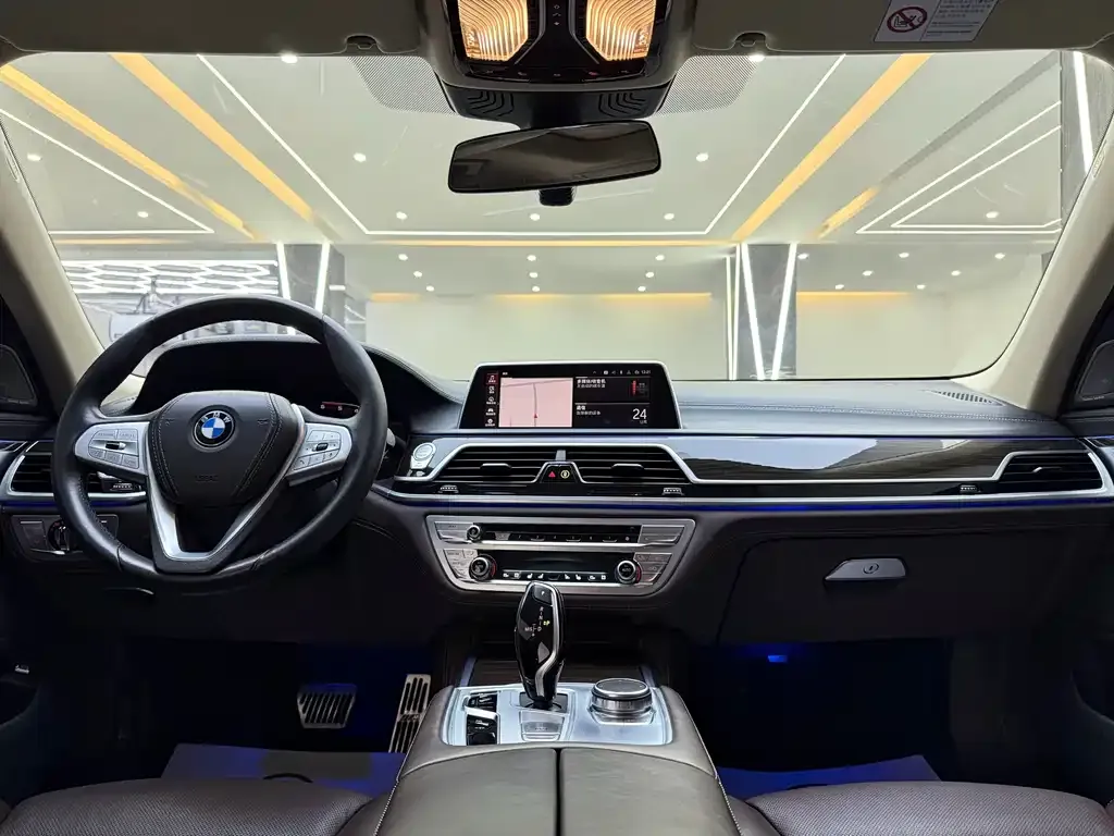 BMW 7 Series 2022 из CN, фото 6
