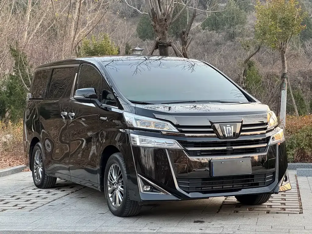 Toyota Vellfire 2023 из CN, фото 1