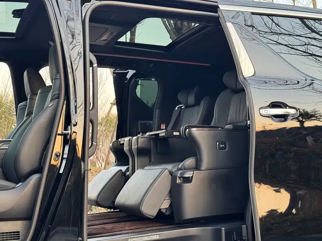 Toyota Vellfire 2023 из CN, фото 5