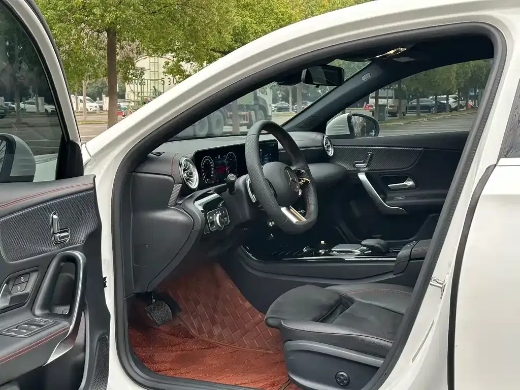 Mercedes-Benz A-Class 2023 из CN, фото 5