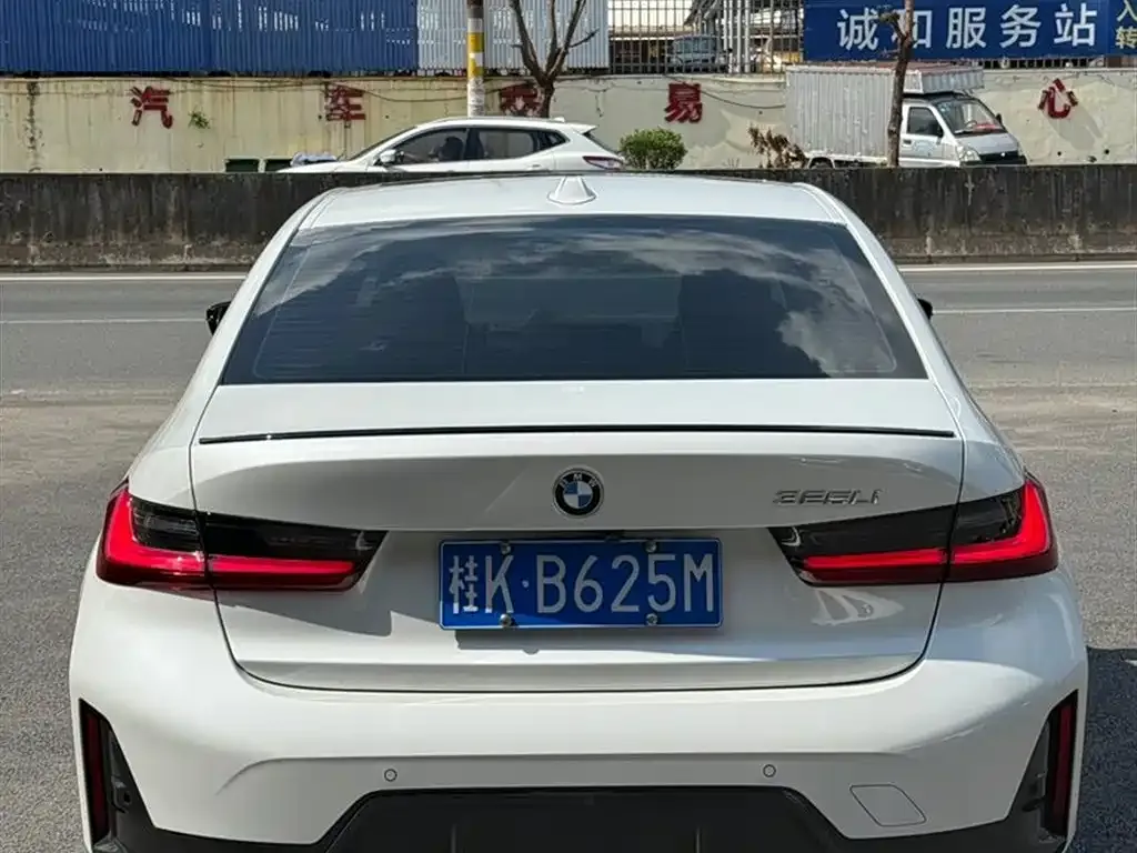 BMW 3 Series 2024 из CN, фото 9