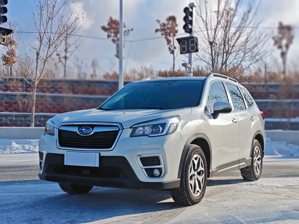 Subaru Forester — фото 1