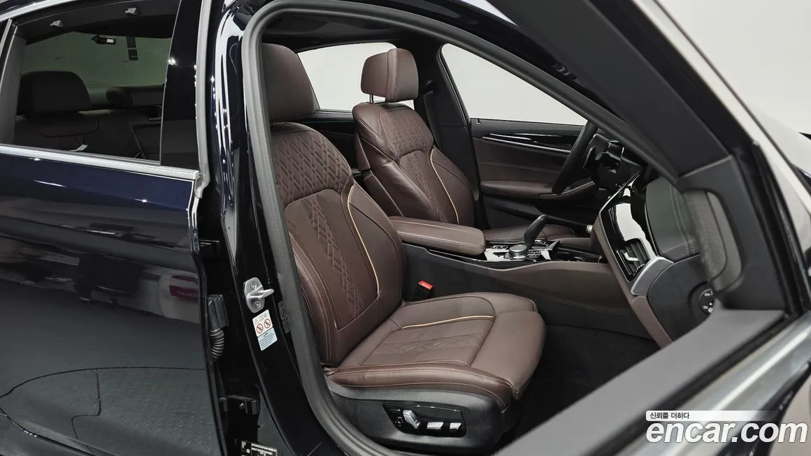 BMW 5-Series 2023 из KR, фото 5