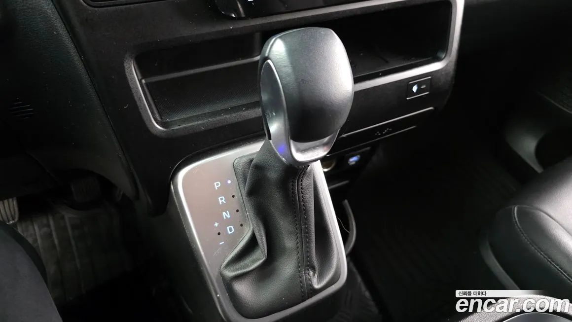 Hyundai Staria — фото 2