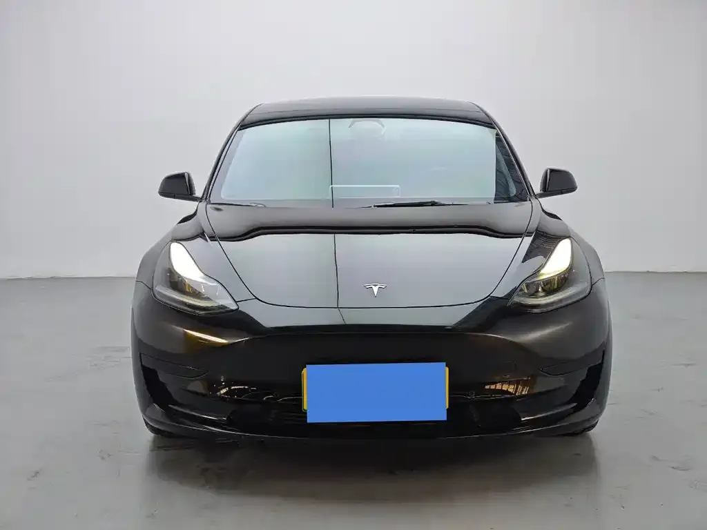 Tesla Model 3 — фото 9