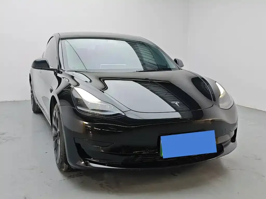 Tesla Model 3 — фото 10