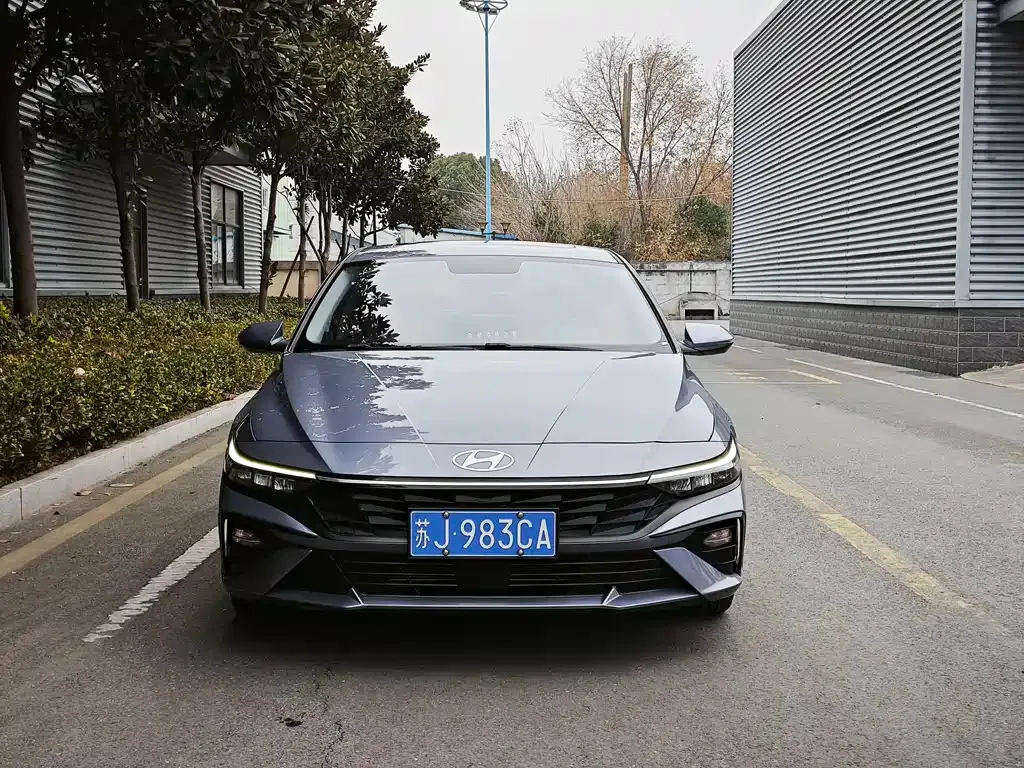 Hyundai Elantra — фото 2