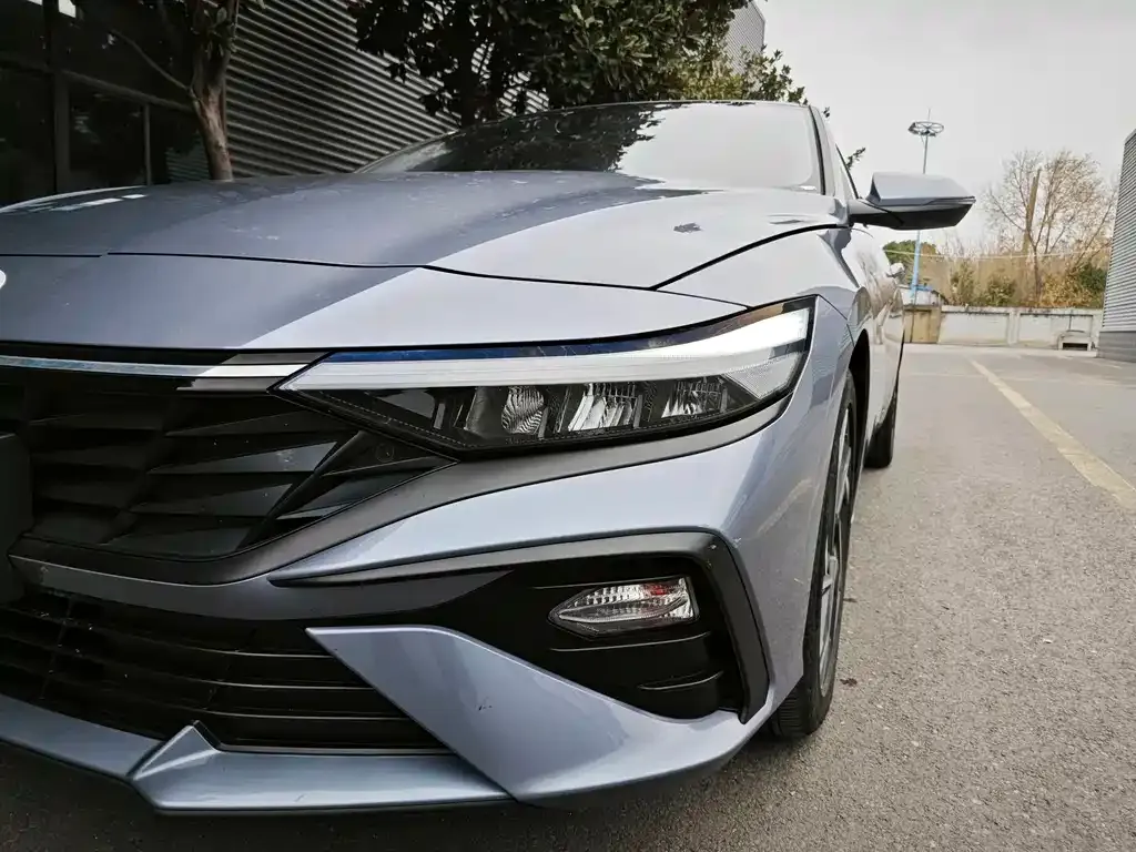 Hyundai Elantra — фото 9