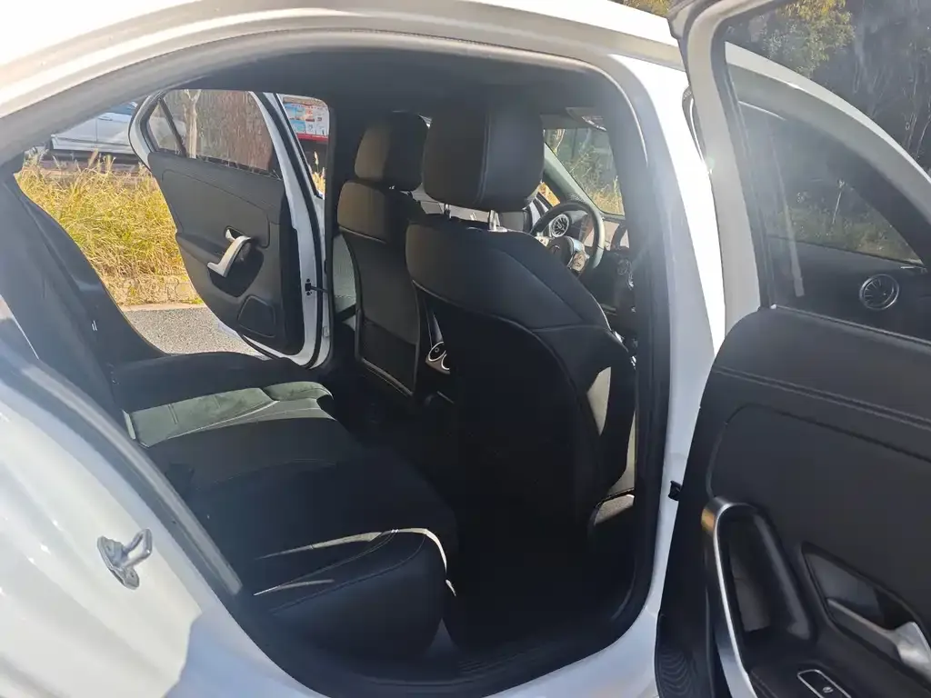 Mercedes-Benz A-Class 2023 из CN, фото 10