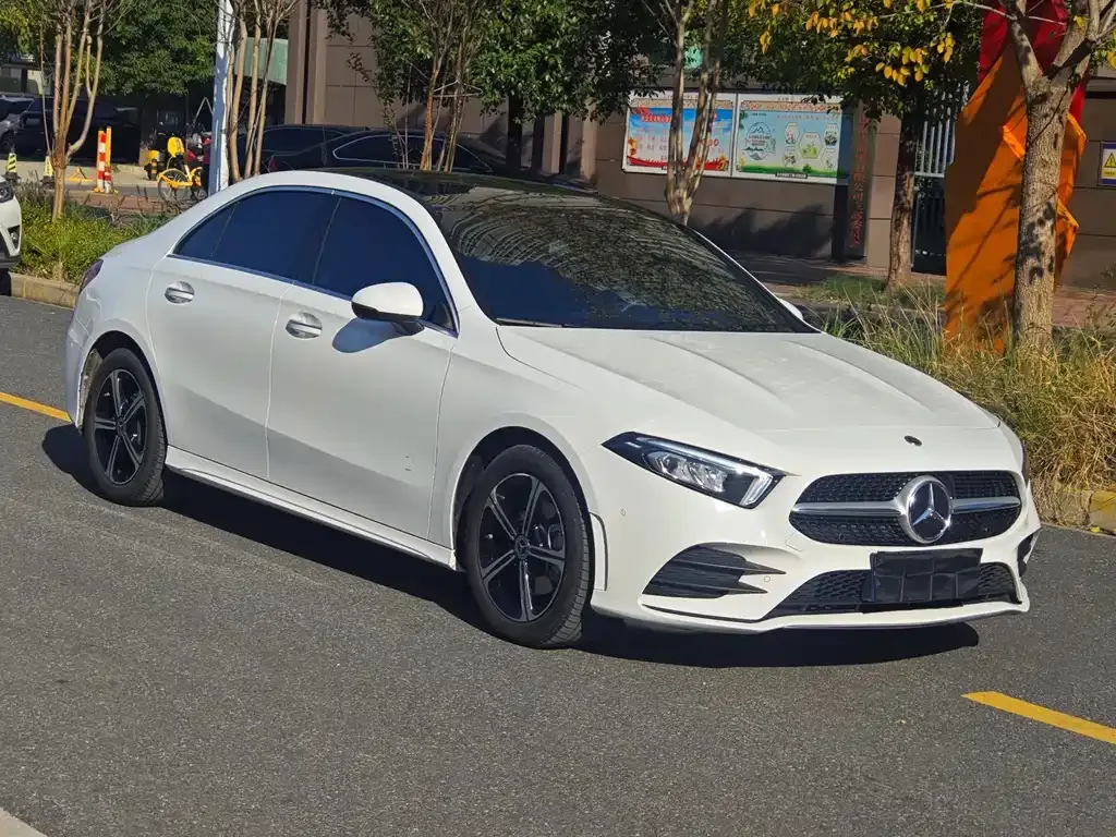 Mercedes-Benz A-Class 2023 из CN, фото 3