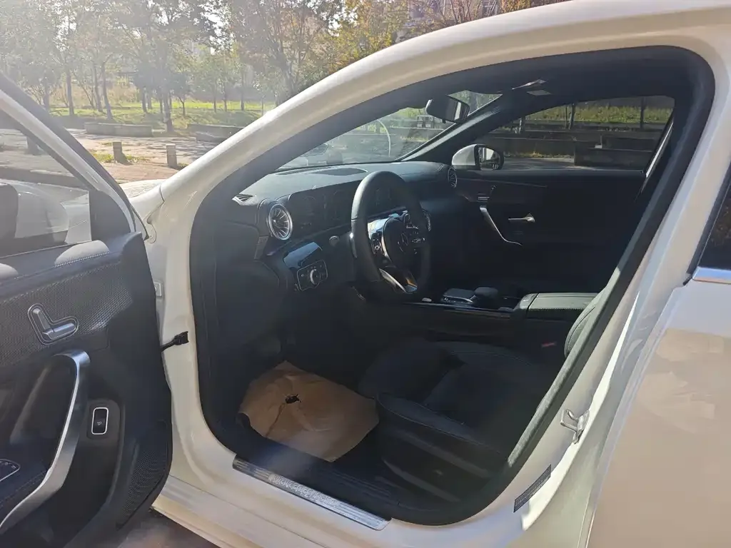 Mercedes-Benz A-Class 2023 из CN, фото 4