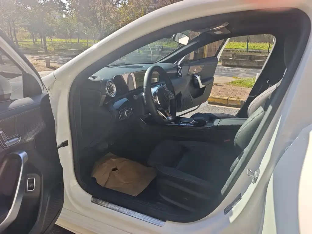 Mercedes-Benz A-Class 2023 из CN, фото 5