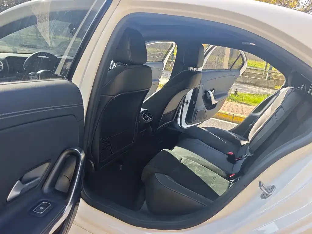 Mercedes-Benz A-Class 2023 из CN, фото 8