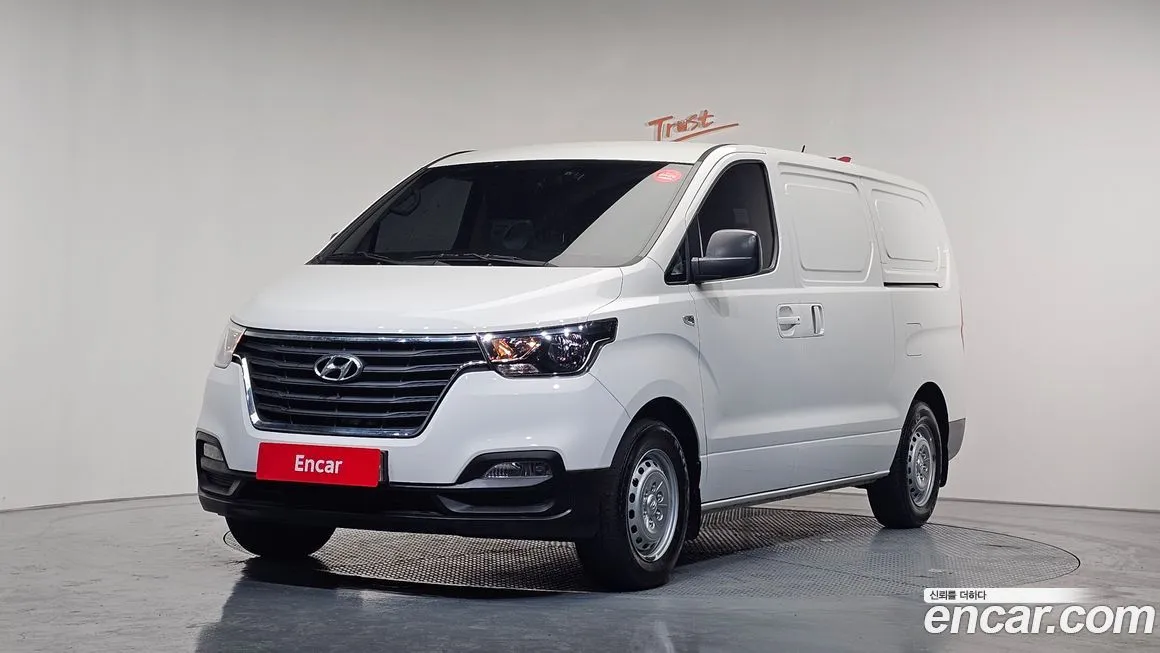 Hyundai Starex — фото 1