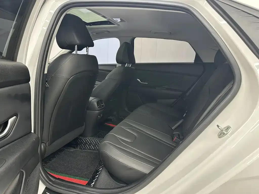 Hyundai Elantra 2022 из CN, фото 5