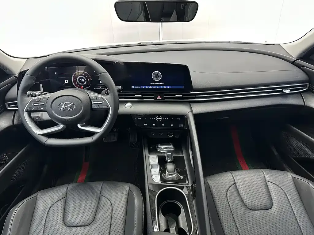 Hyundai Elantra 2022 из CN, фото 3