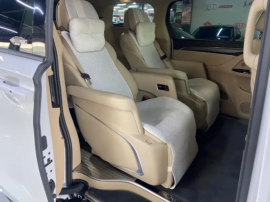 Buick GL8 Hybrid — фото 8
