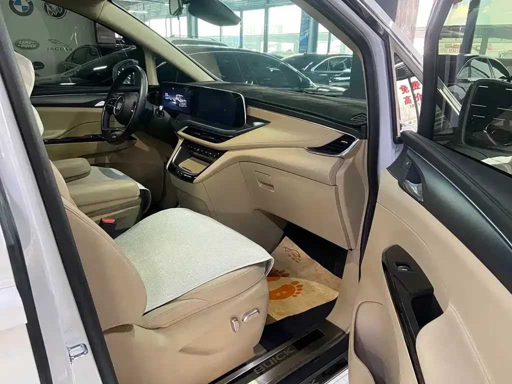 Buick GL8 Hybrid — фото 2
