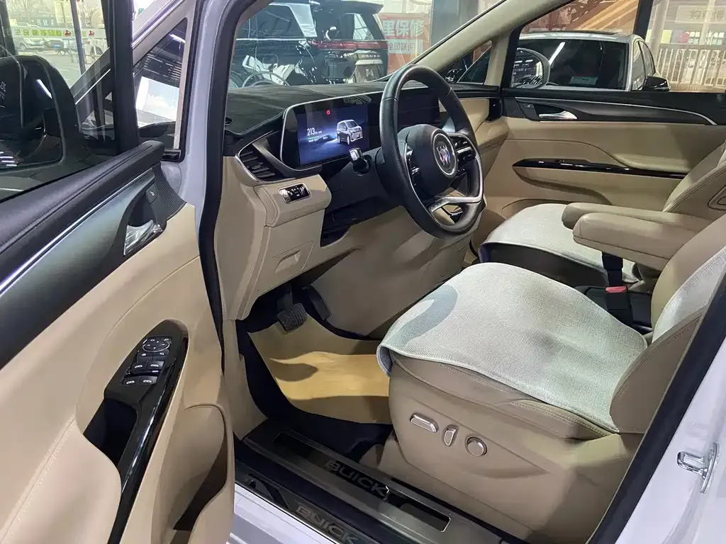 Buick GL8 Hybrid — фото 3