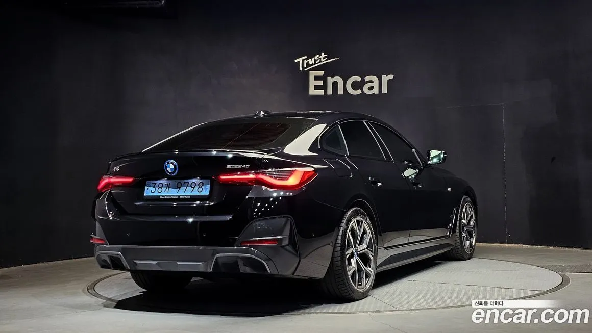 BMW i4 — фото 3