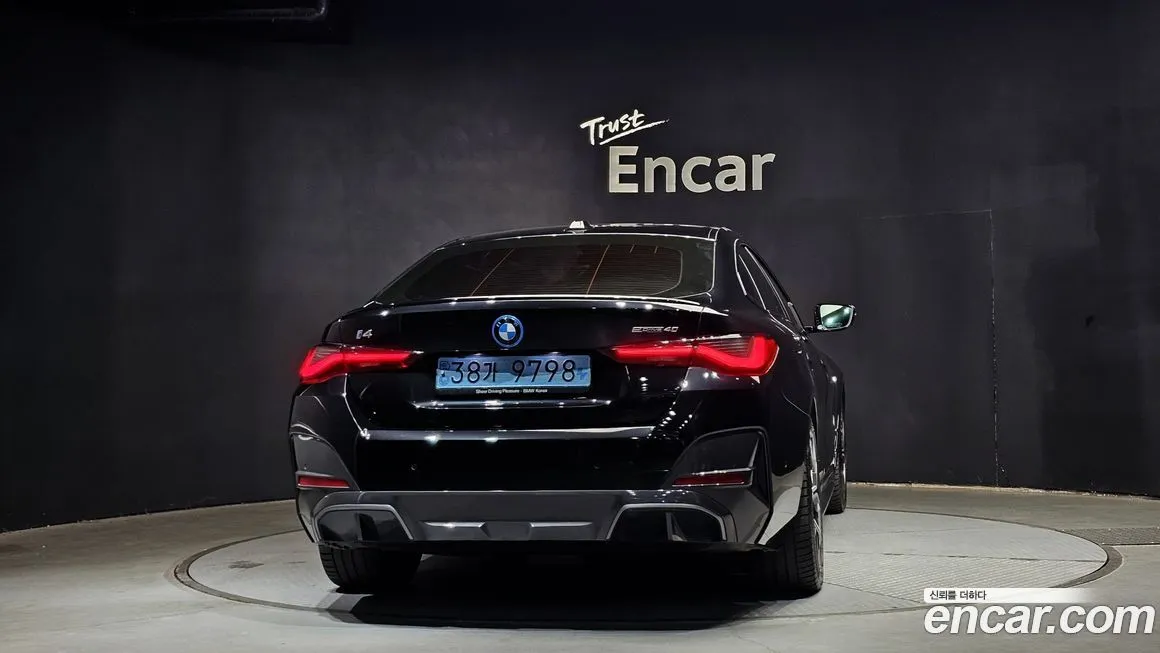 BMW i4 — фото 4
