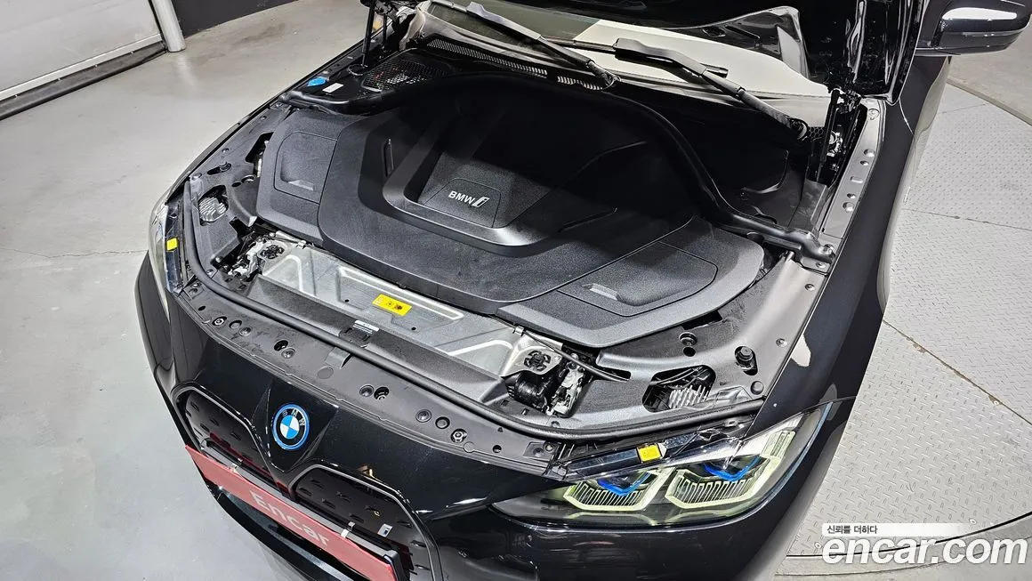 BMW i4 — фото 10