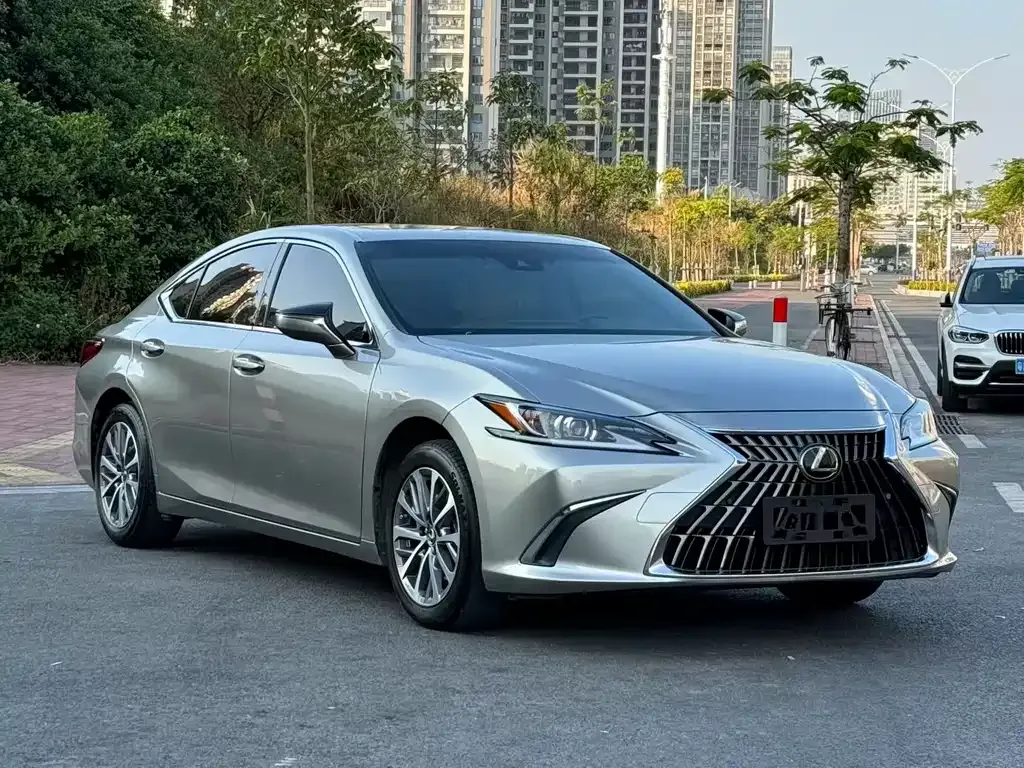 Lexus ES — фото 4