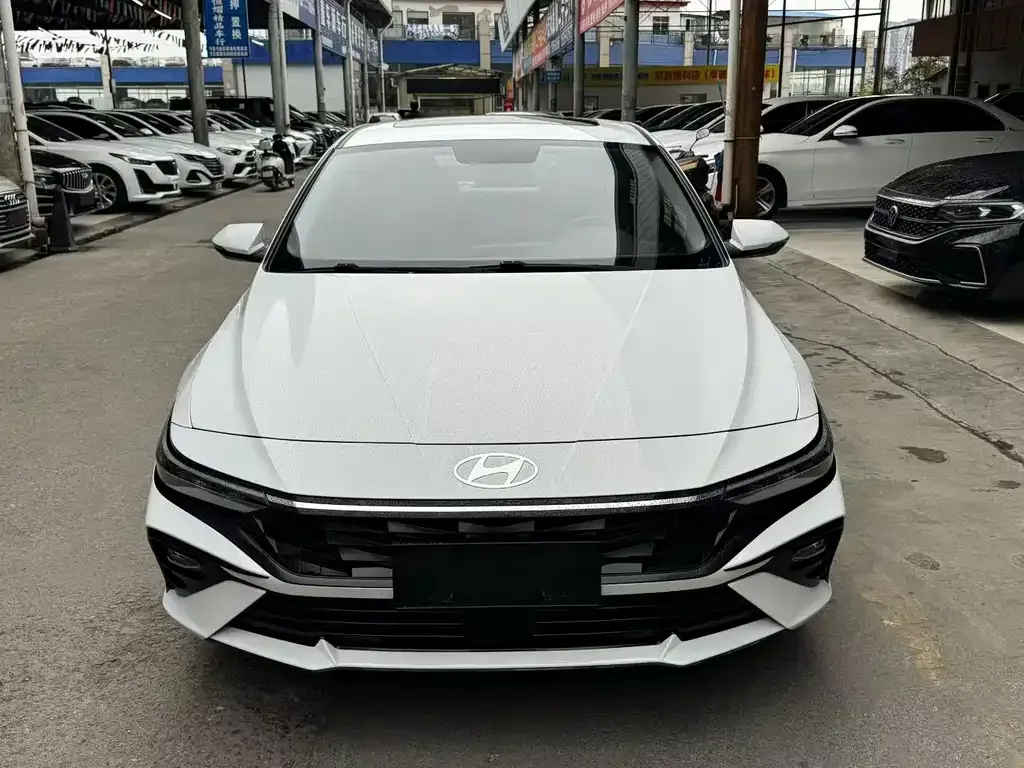 Hyundai Elantra 2024 из CN, фото 1