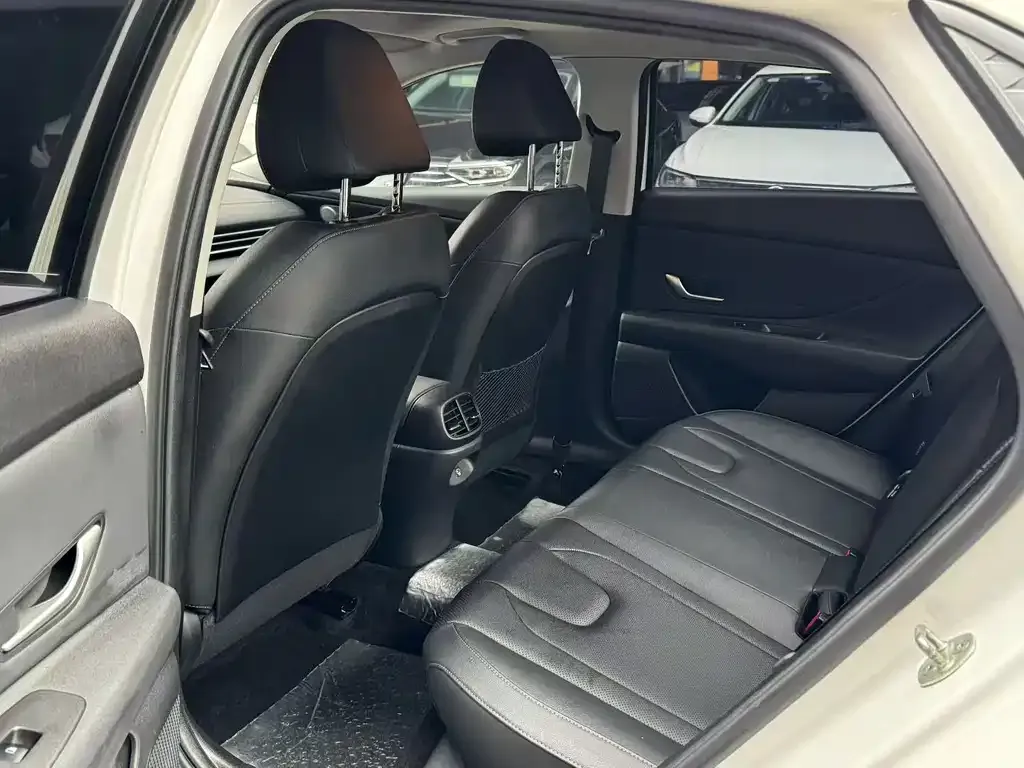 Hyundai Elantra 2024 из CN, фото 5