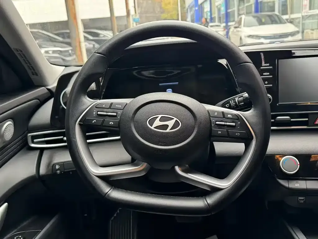 Hyundai Elantra 2024 из CN, фото 8