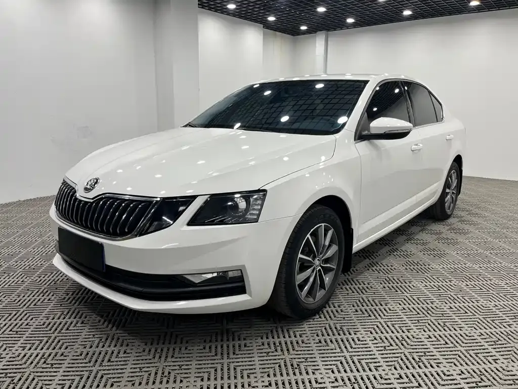 Skoda Octavia — фото 6