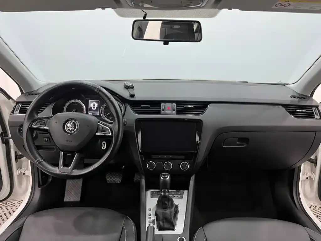 Skoda Octavia — фото 4